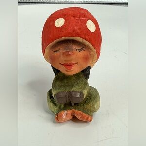 Mushroom Tusse troll Henning Engelsen Norwegian wood figurine nature & folklore
